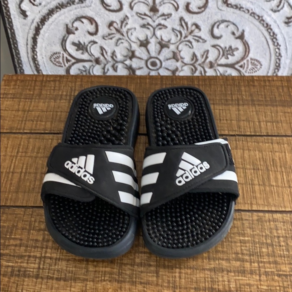 Boy’s Adidas Sandals Size 13